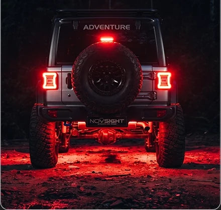 Underglow flashing red under the rig when the brake pedal is pressed