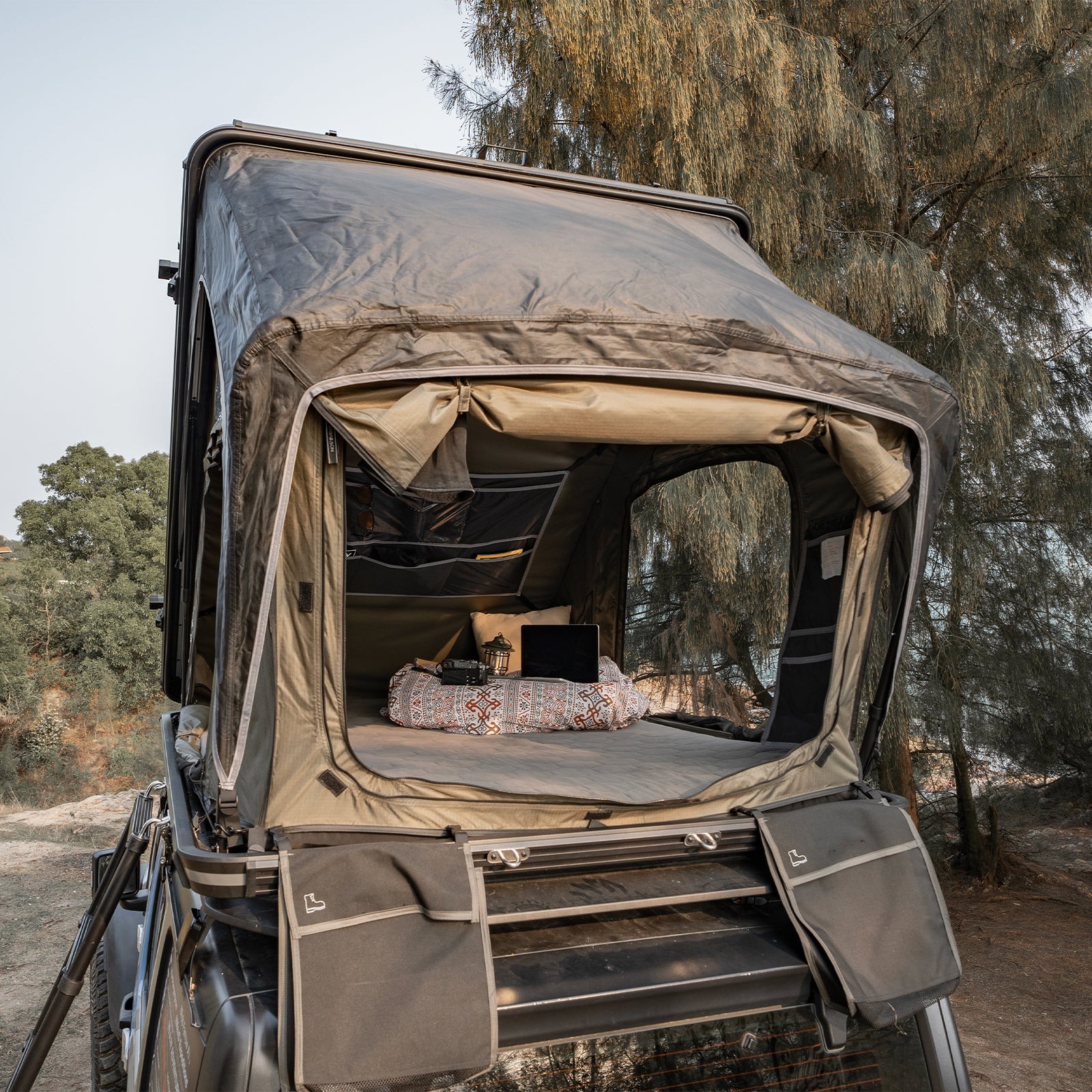 Zebra Rooftop Tent - NOVSIGHT